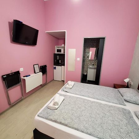 Klauzal Party Apartments บูดาเปสต์ ภายนอก รูปภาพ